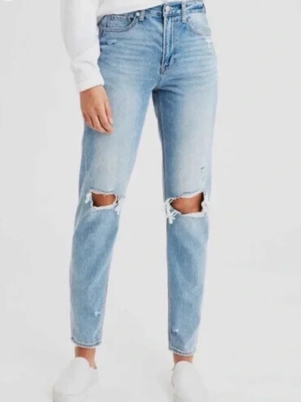 American Eagle Outfitters Light Blue Distressed Boyfriend Jeans